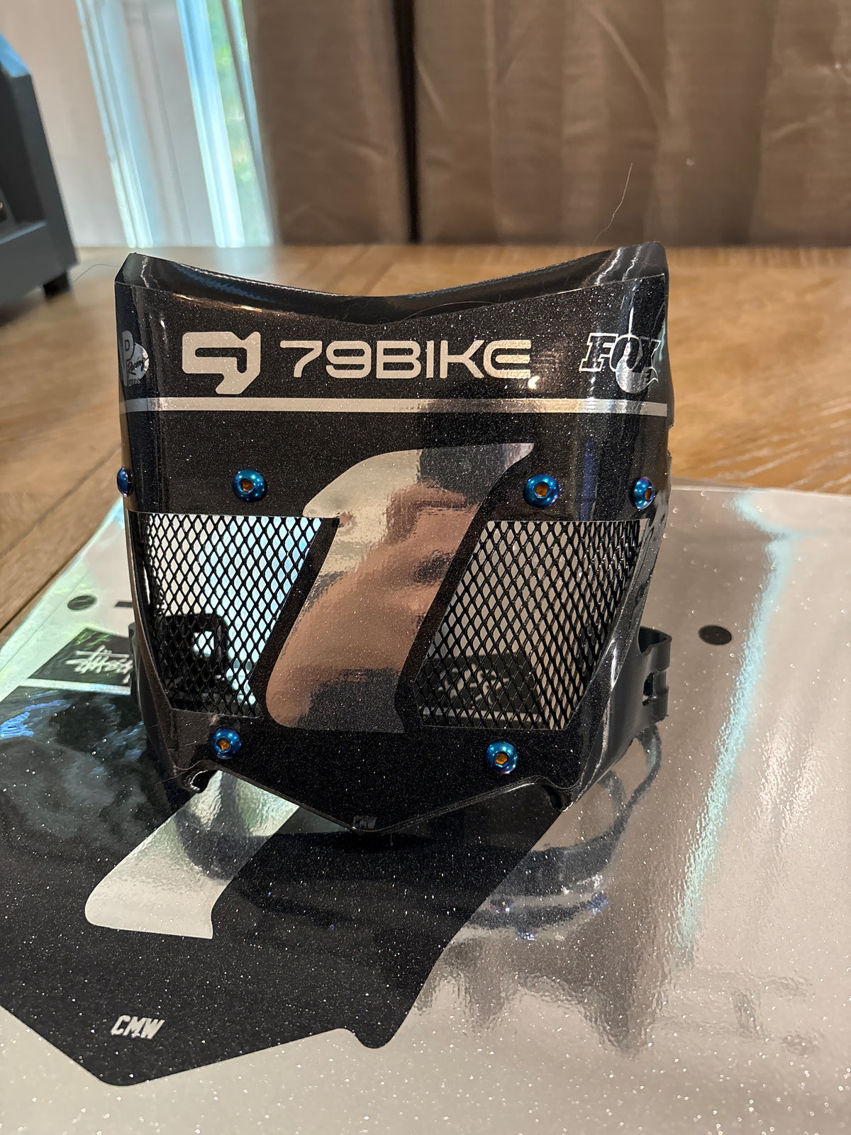 Fully customizable vented plate